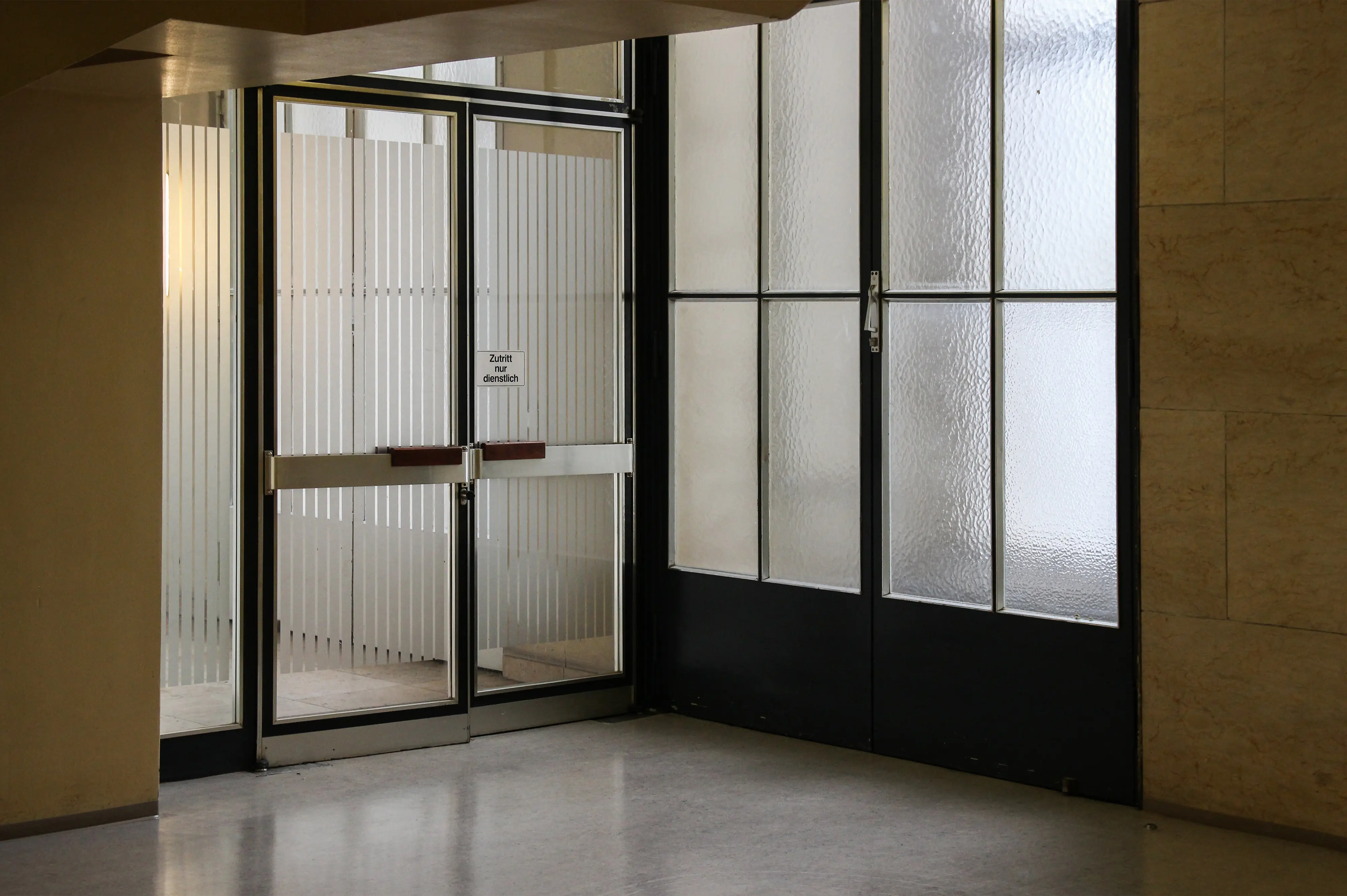 image-Glass Partition